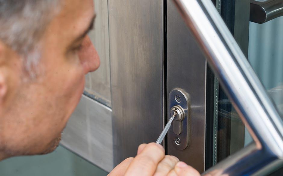 professionnalisme serrurier prix changement serrure Villennes-sur-Seine